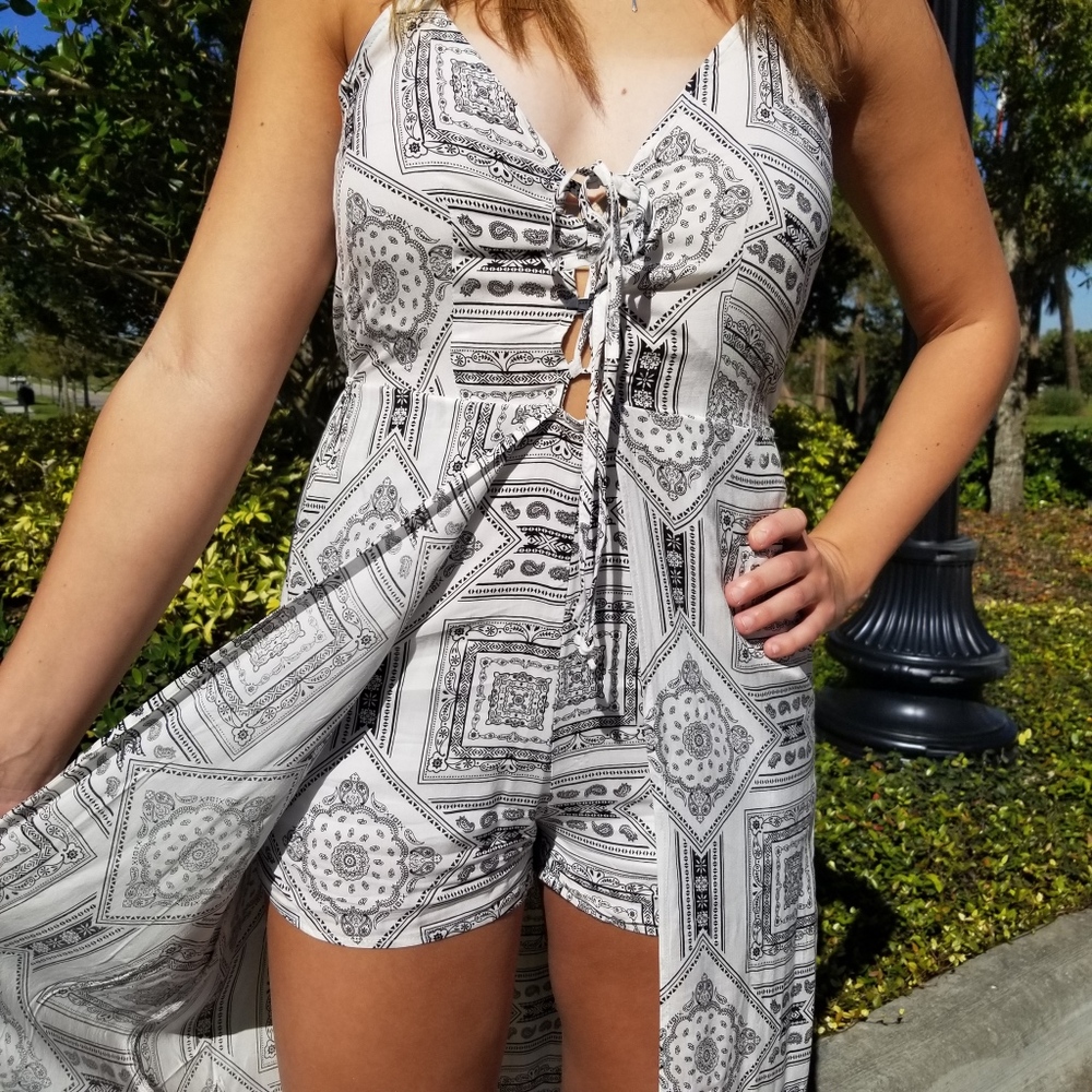 Black & White Print Romper  Maxi - Picture 3 of 6
